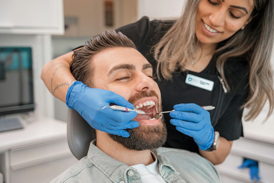 Turkey teeth veneer complications dental tourism Istanbul insurance guide